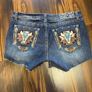 Grace Easy Fit Western Theme Embroidered Back Pocket Cut-Off Denim Shorts - 32